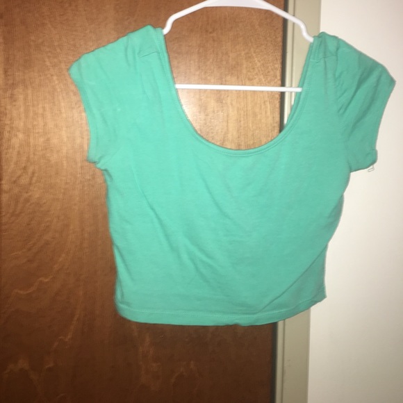 An assortment of crop tops and tank tops - Picture 7 of 8