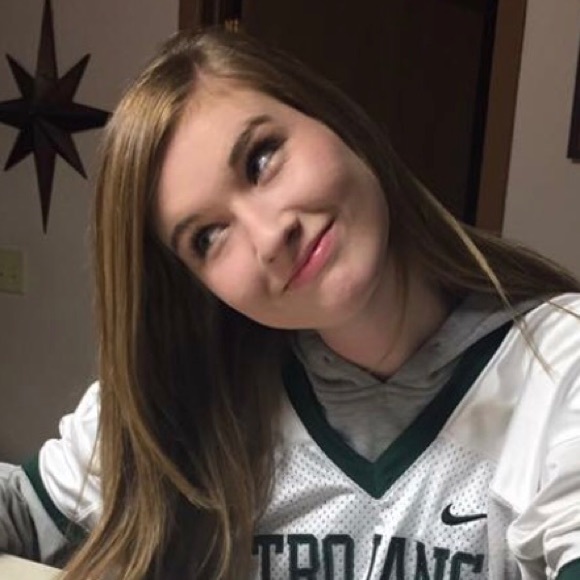 Meet your Posher, Maddy - Picture 2 of 7