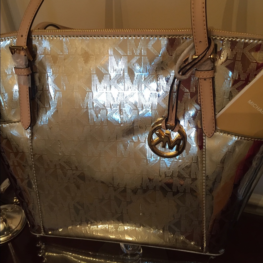 ‼️Today Only Sale-NWT Michael KORS Gold Logo Tote!