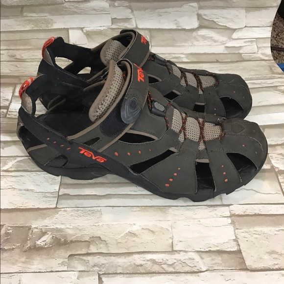teva dozer sandals