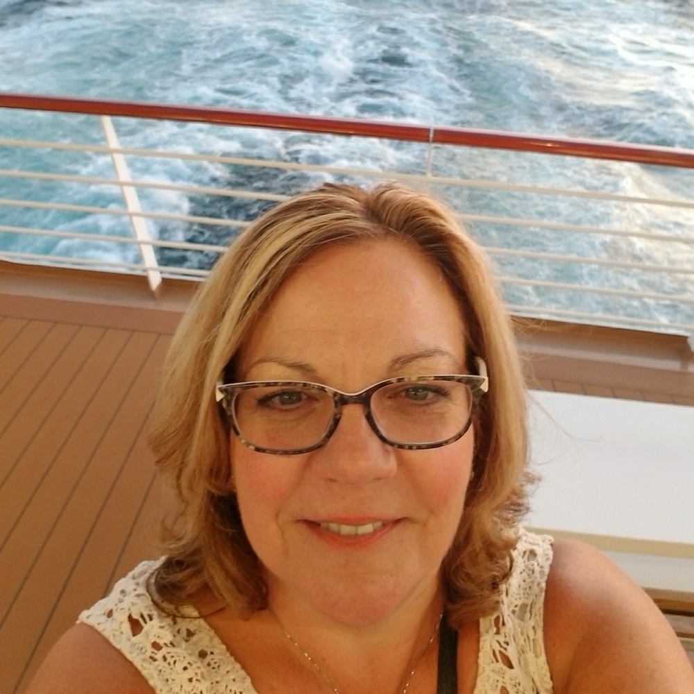 Meet your Posher, Carolyn