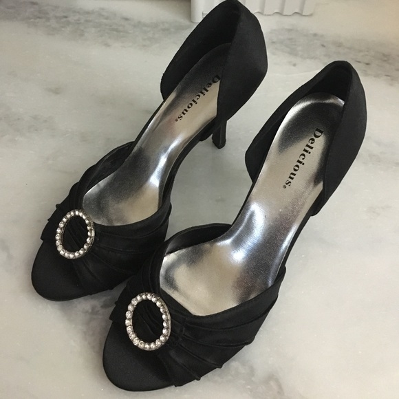 ✨STUNNING SATC inspired peep-toe jeweled high heel - Picture 1 of 3