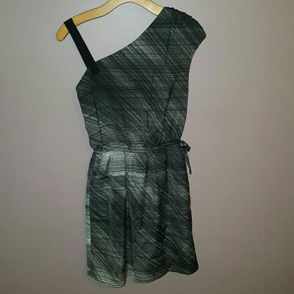 🎁🎁EUC Gap asymmetrical dress with pockets!
