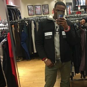 Meet your Posher, Akeem