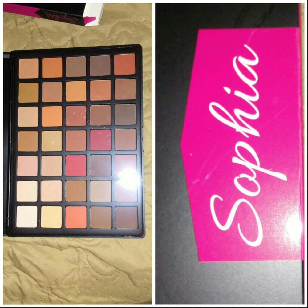 Eyeshadow pallettes