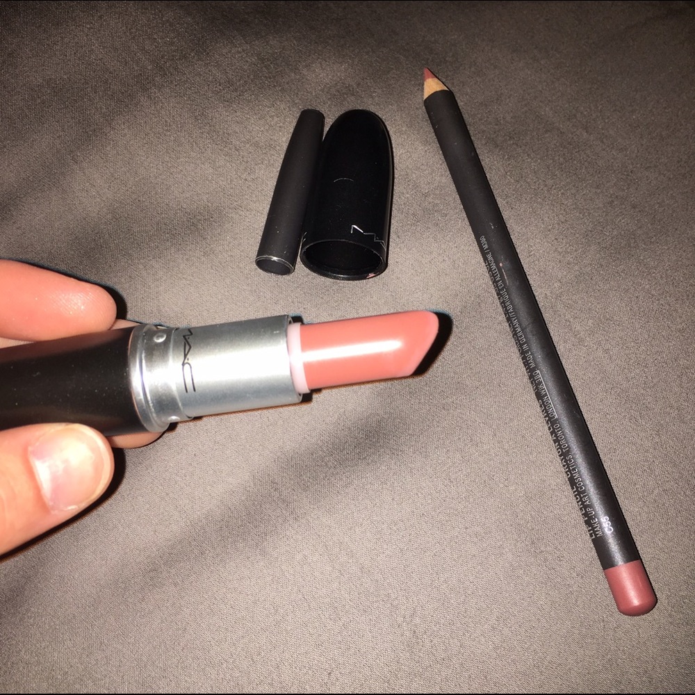 MAC velvet teddy lipstick and whirl lip liner