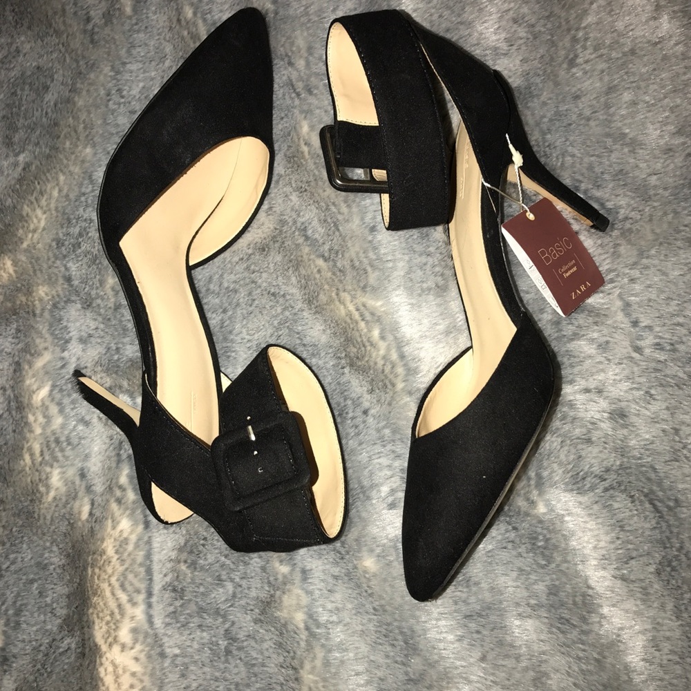 BNWT Zara Ankle Strap Heels. 🌻Trendy 🌻Classic