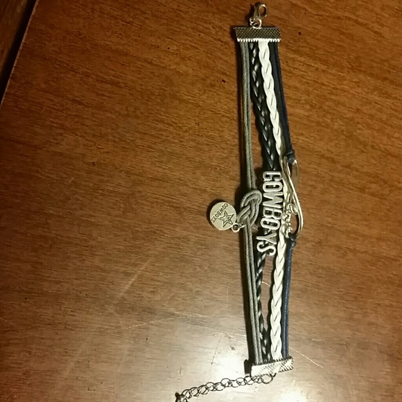SOLD OUT Dallas Cowboy bracelet NWT. - Picture 4 of 4