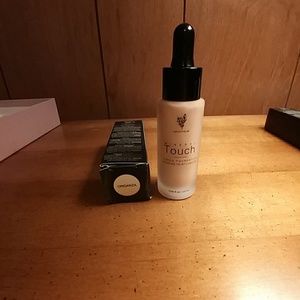 Younique Mineral Touch Liquid Foundation Organza