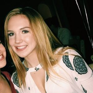 Meet your Posher, Sarah beth