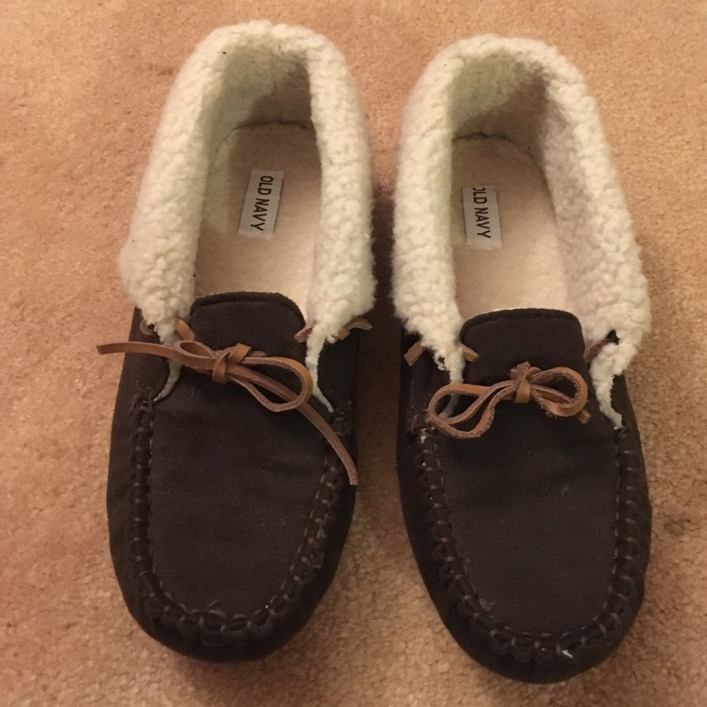 old navy moccasin slippers. size 7  indoor/outdoor