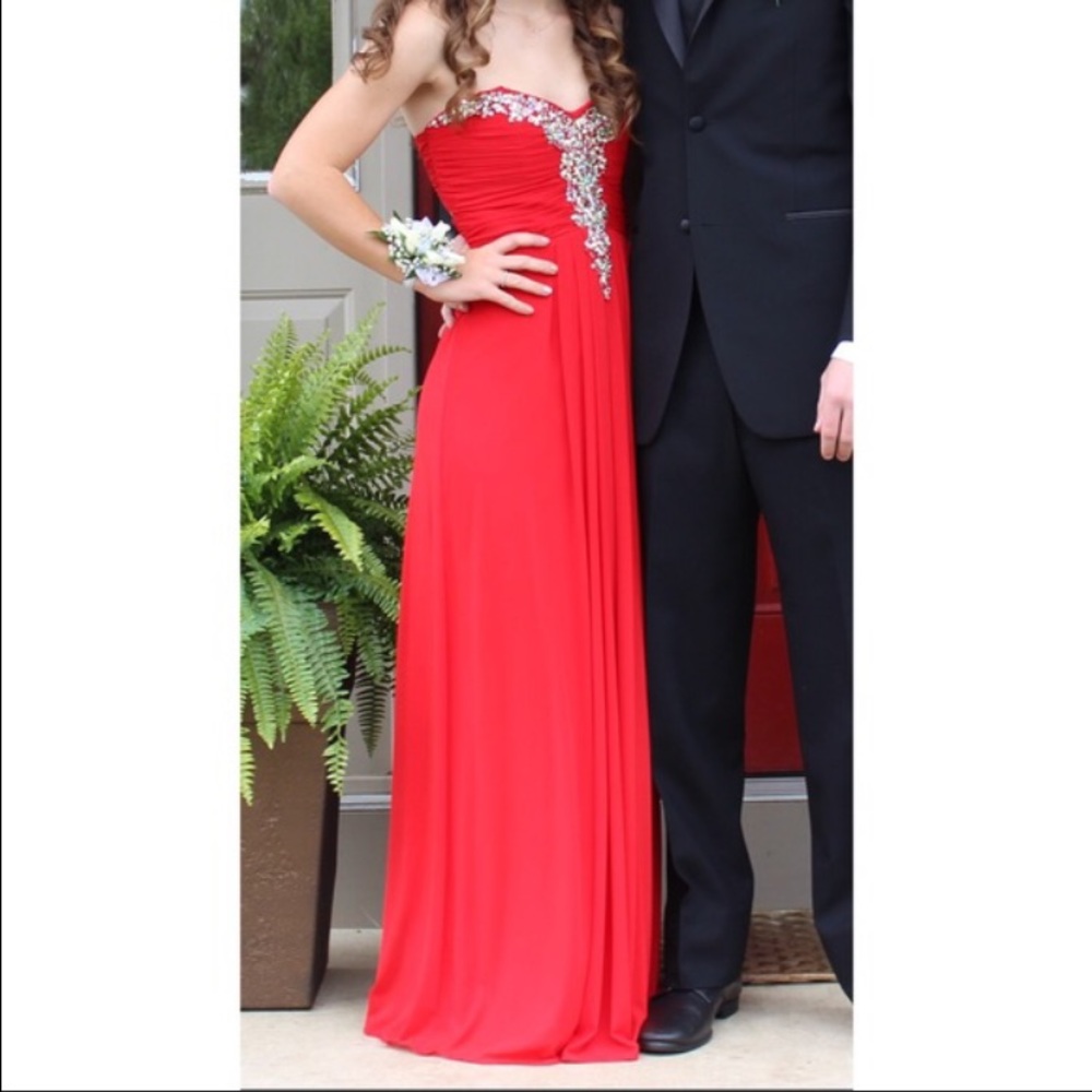 Red prom dress