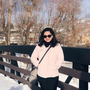 Meet your Posher, Julia