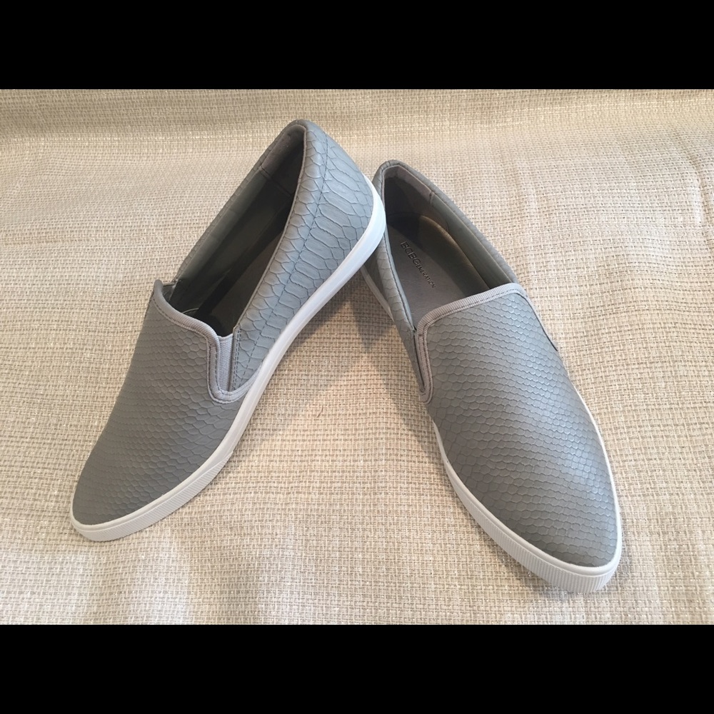 Bcbgeneration gray pointy flats sneakers shoes 9