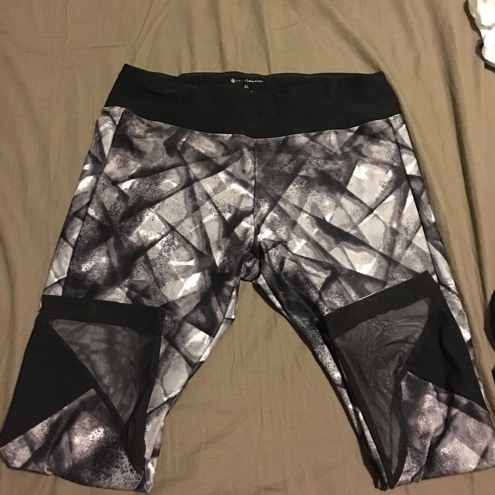 Athletic capris
