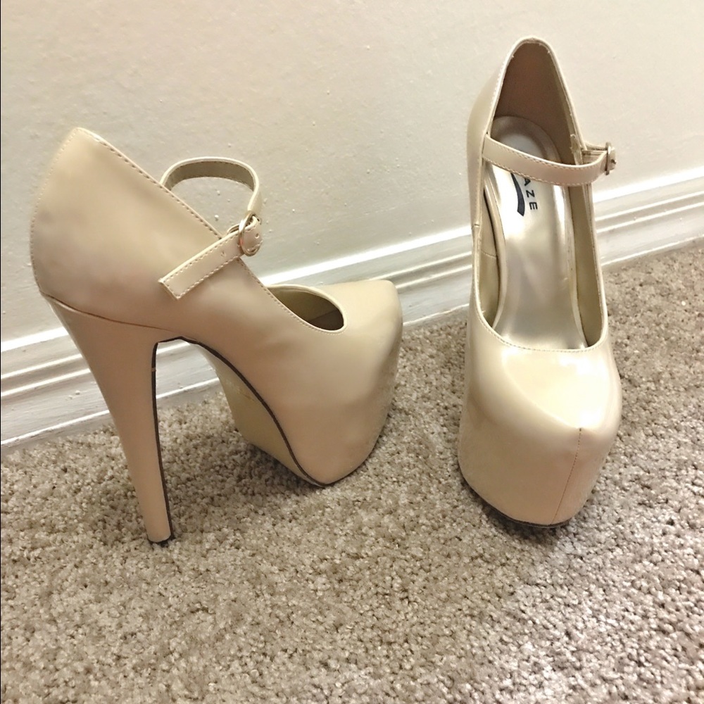 Nude High Heel Pumps