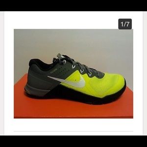 Nike women's metcon . Gently used.
