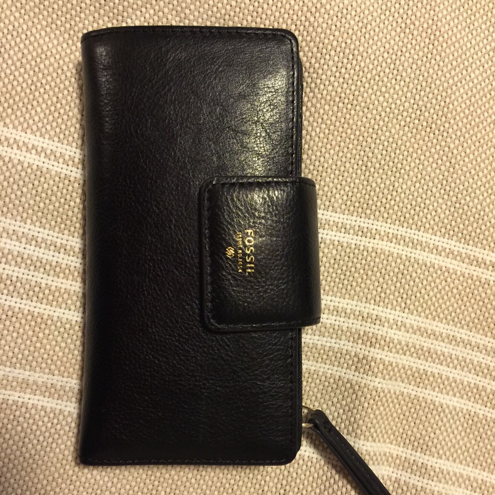 Pre-loved Fossil Sydney Black Clutch