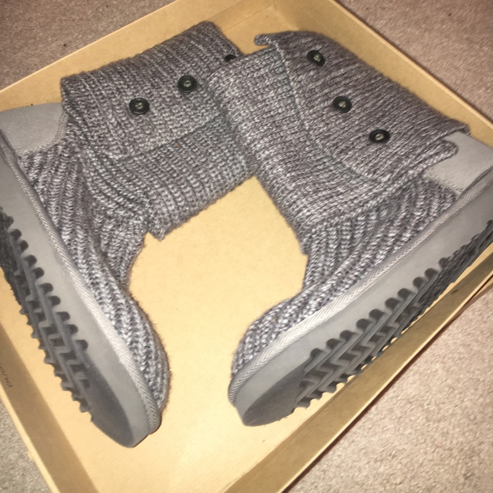 Gray knit Ugg boots