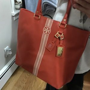 Tory Burch!! Square tote!!
