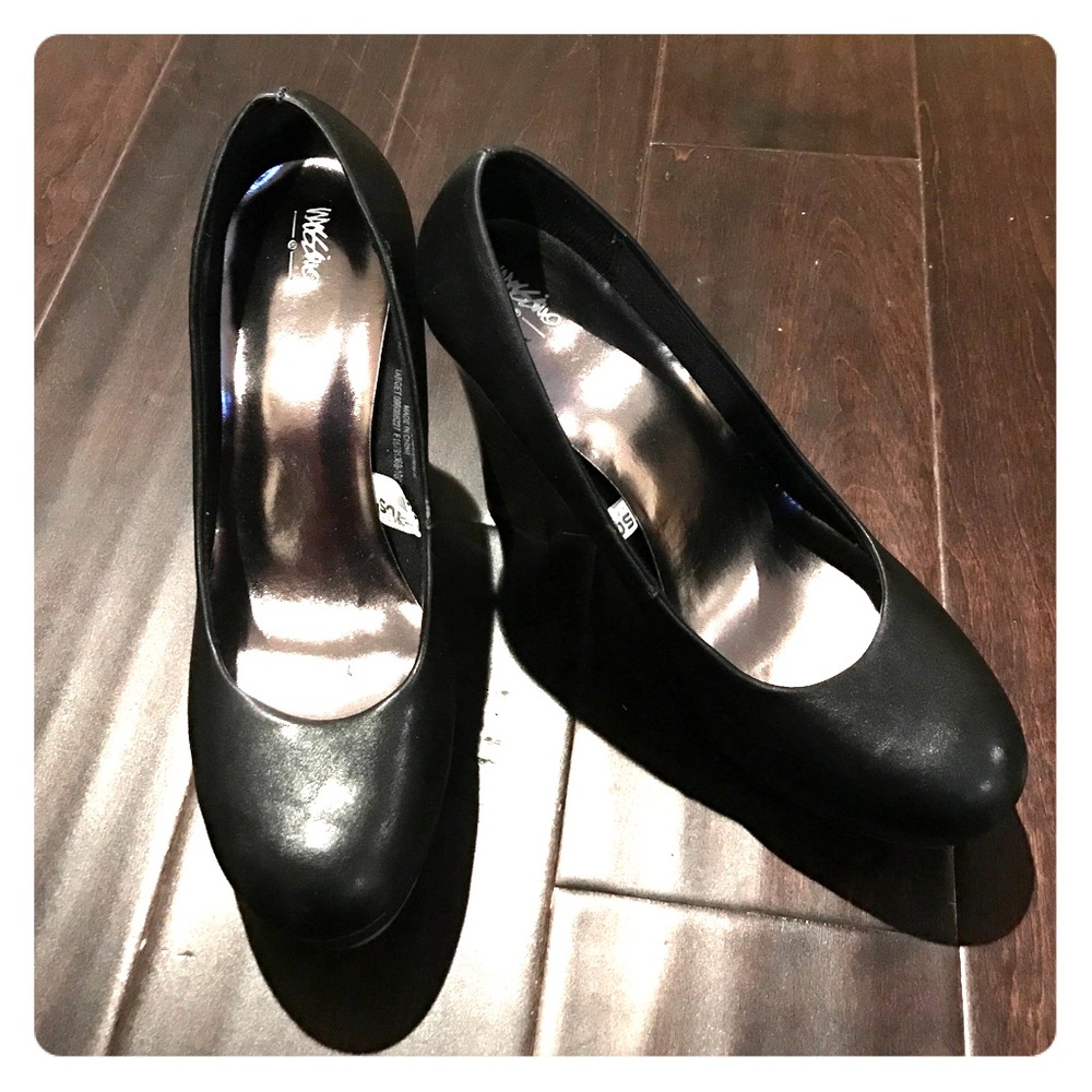 Mossimo black leather platform heels