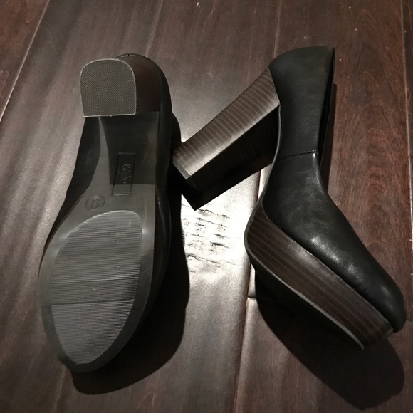 Mossimo black leather platform heels - Picture 2 of 3
