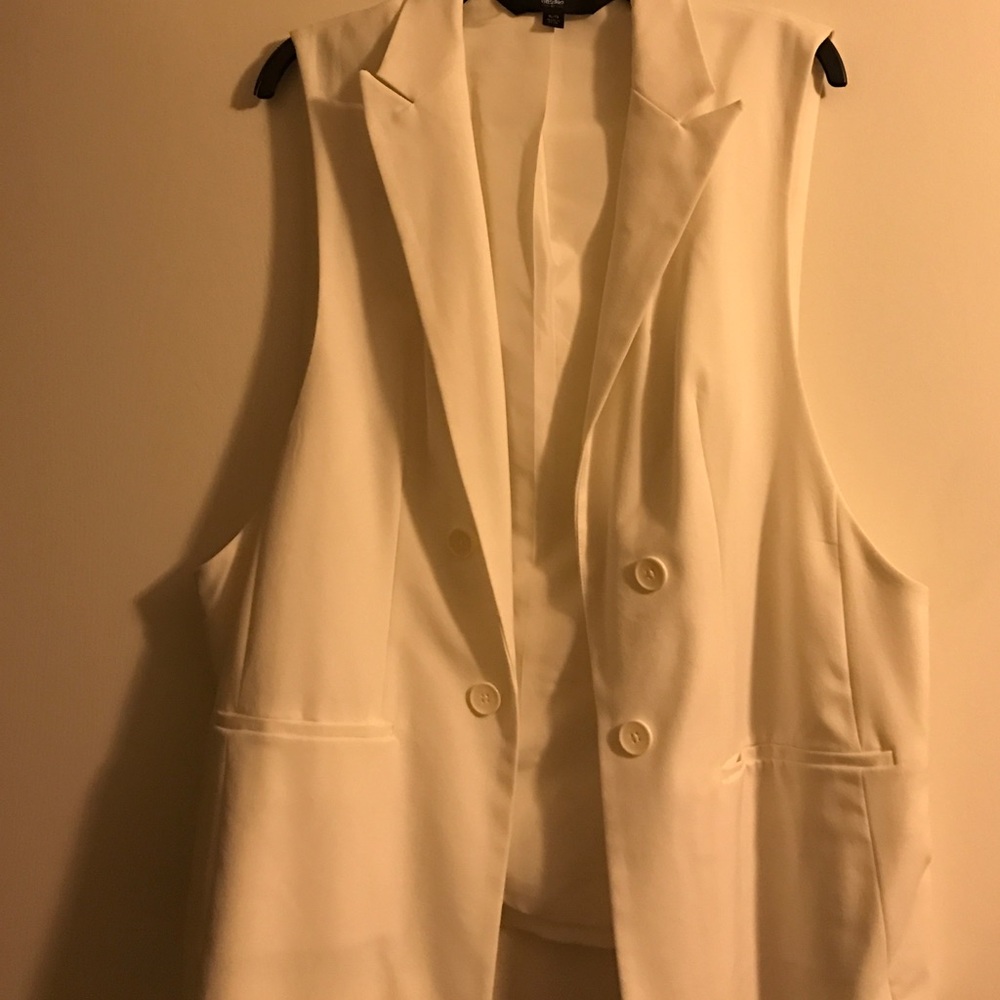 Dressy white vest