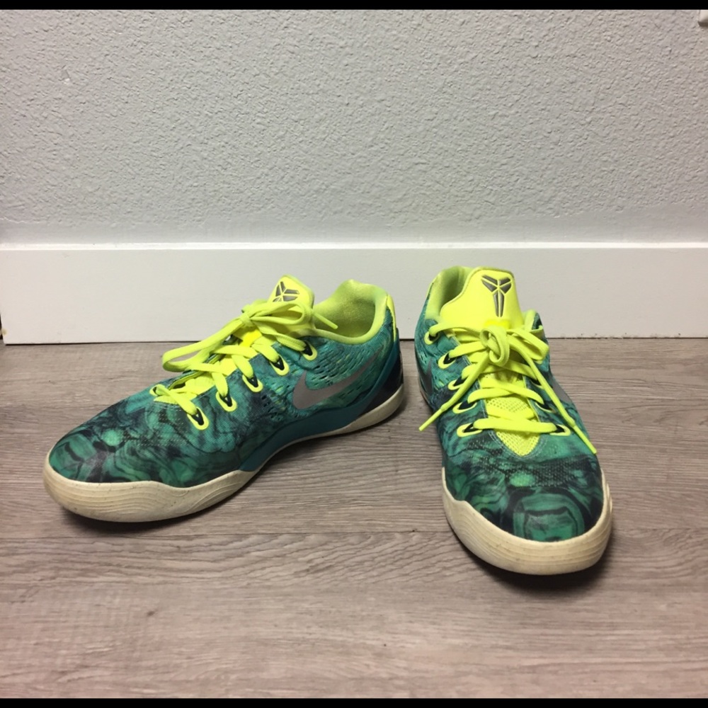 Kobe 9 EM Easter Size 7Y Nike Basketball