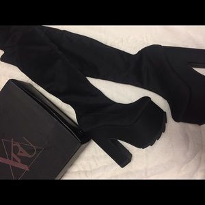 New with box. YRU LABYRINTH HI