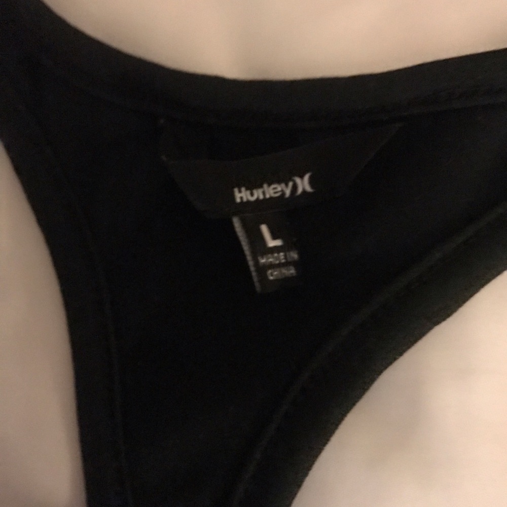 Hurley - Picture 4 of 5