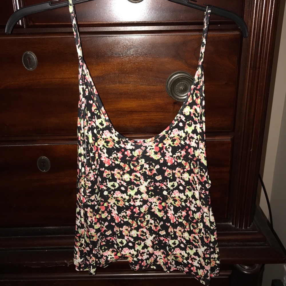 Floral cropped tank top