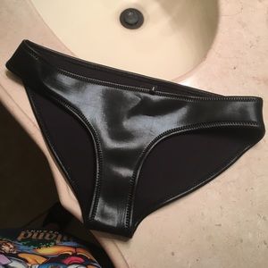 Leather Triangl bottoms