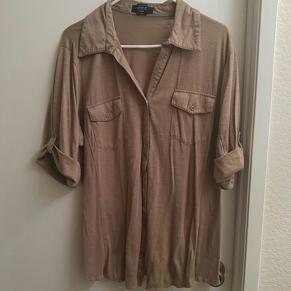 👚 Verve 3/4 Sleeve Button Down Blouse