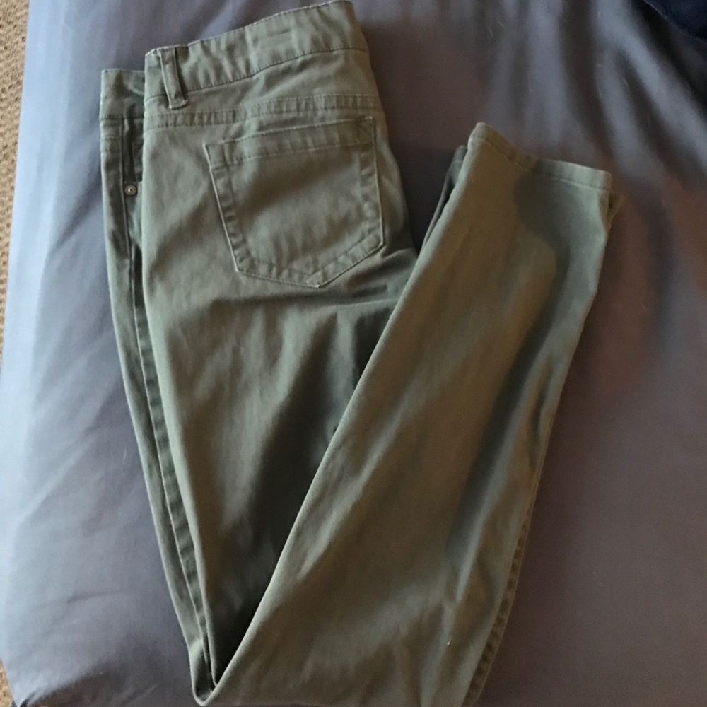 Green skinny leg pants