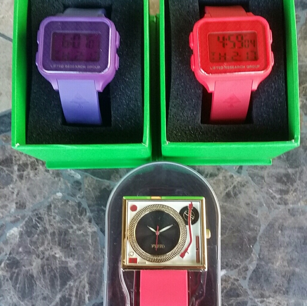 Bundle of 3 watchs