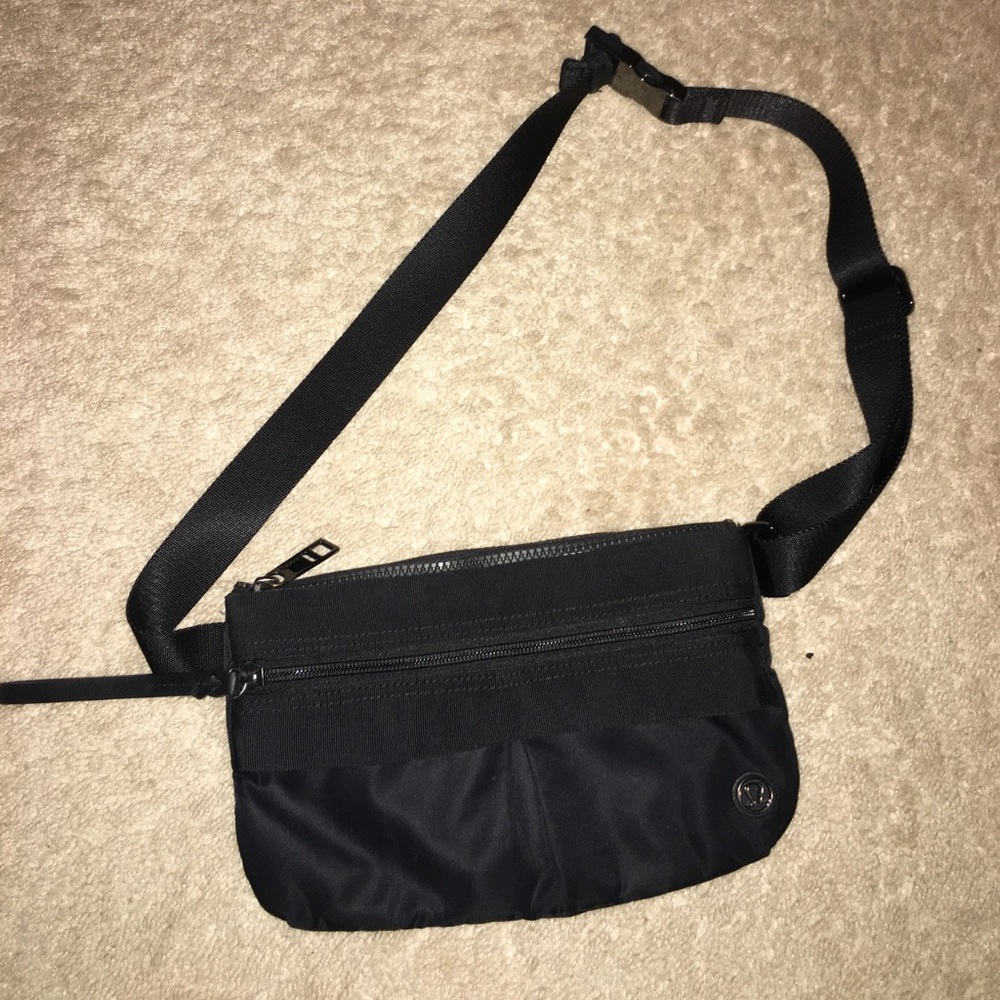 Only worn once lulu lemon free spirit bag!