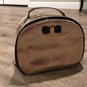 ❌S O L D❌ Victoria's Secret makeup/travel bag