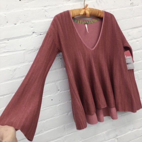 🚫 SOLD! 🚫 Free People Sundae Bell Sleeve Sweater - Picture 2 of 4