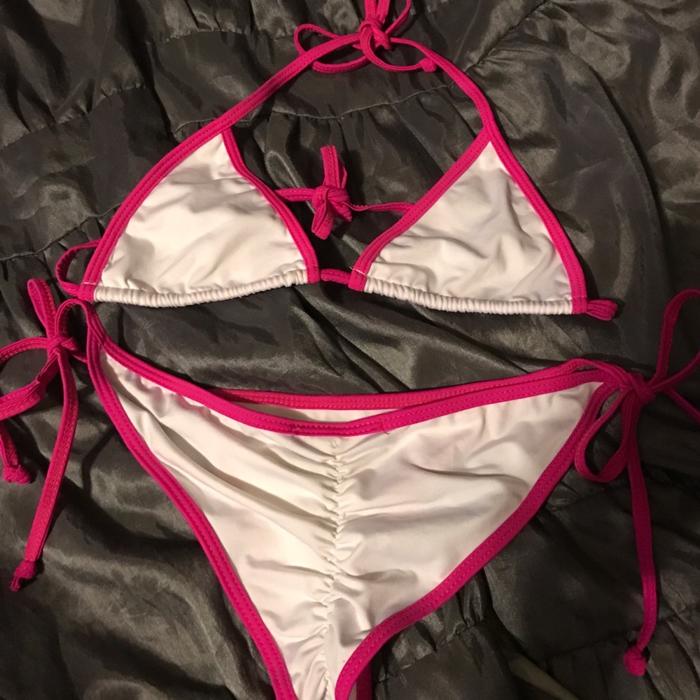 White/Pink Bikini Pucker Butt