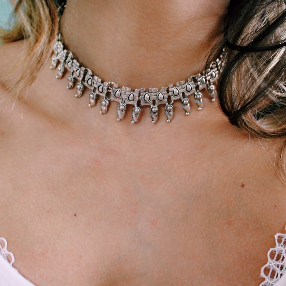 •ONE LEFT//HP//Skylar Silver Choker• - Picture 4 of 5
