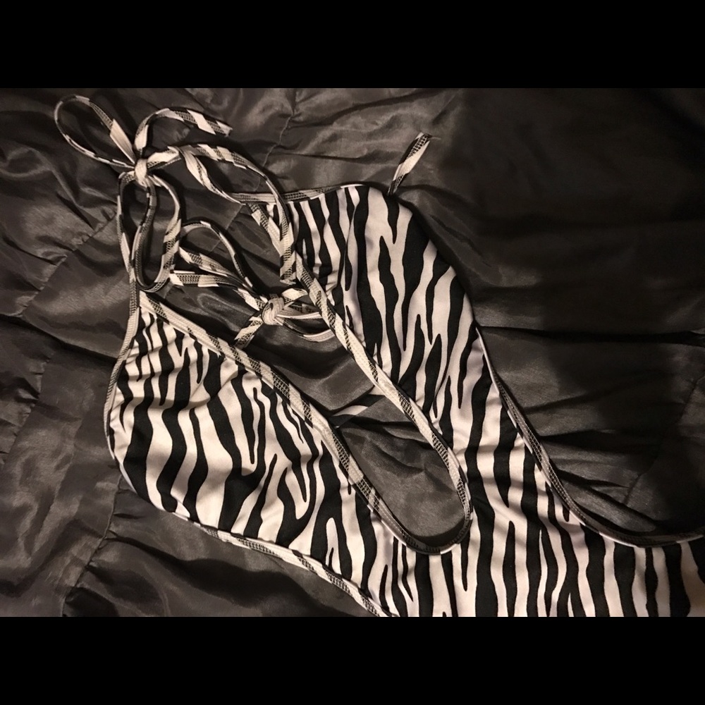 Black/White Zebra Monikini