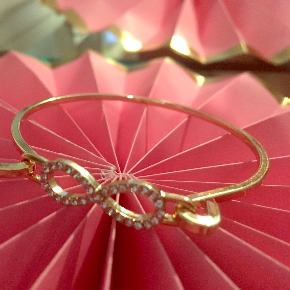 Infinite bracelet 🌺