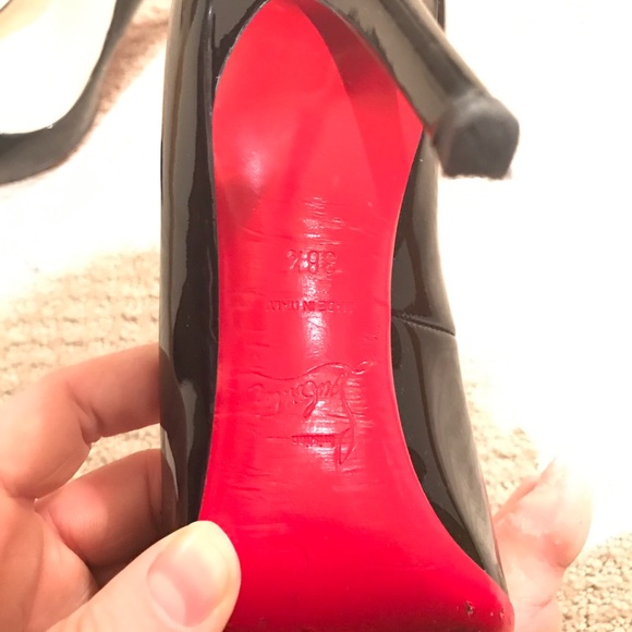 SOLD ❤️ Christian Louboutin black patent pumps - Picture 3 of 4