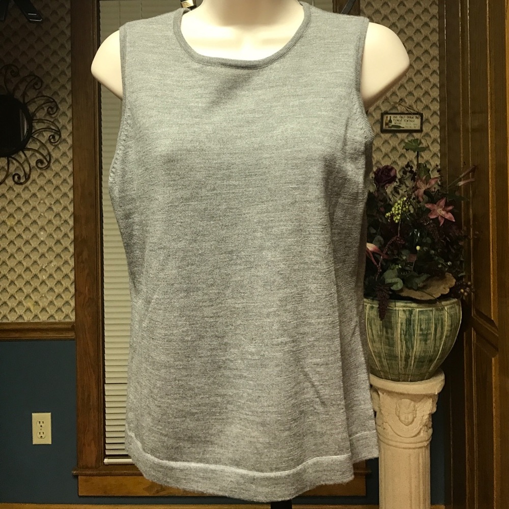 Gap pullover sweater tank