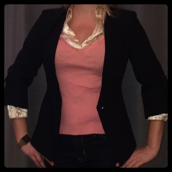 Black Fitted Blazer W/ Cuffed Sleeves - Picture 4 of 6