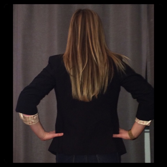 Black Fitted Blazer W/ Cuffed Sleeves - Picture 5 of 6