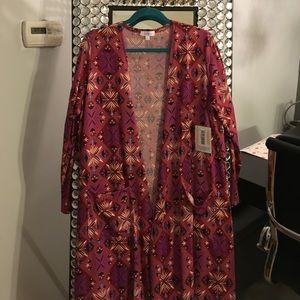 BEAUTIFUL SARAH. LuLaRoe size LARGE. NEW WITH TAGS