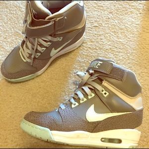 Nike platform shoe s