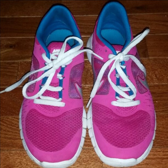 Nike running shoes sz 6.5 - Picture 1 of 2