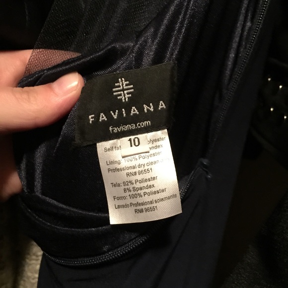 Dress - Picture 3 of 3